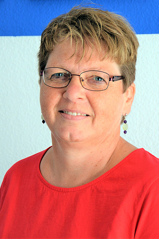 Portrait von Mitarbeiterin Christine Hüttner